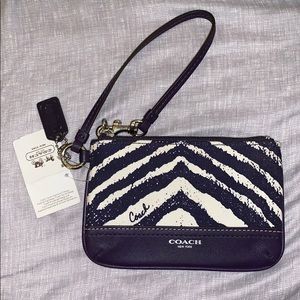 💜Purple Zebra Wristlet💜